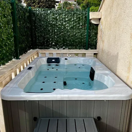 Appartamento Lira Jacuzzi-sea View Mlini